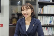 [인터뷰] 경기도의회 이인애 의원, “일 잘하고, 소통 잘하는 따뜻한 정치인이 되고 싶다.”