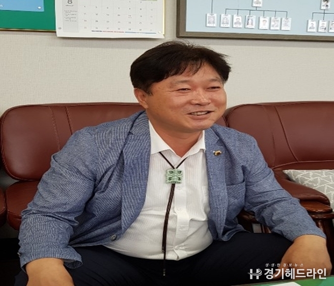 경기도의회 농정해양위원회 성수석 의원이 12일 본지와 인터뷰를 진행하고 있다. (사진=문수철 기자)