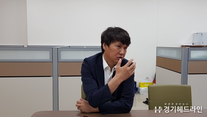 화성시의회 교육복지위원회 송선영 의원과 12일 본지와 인터뷰를 진행하고 있다. (사진=문수철 기자)