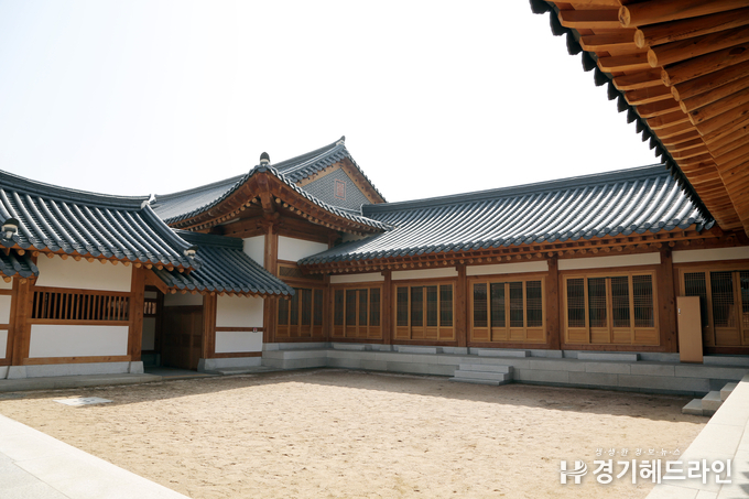 수원전통문화관 전경