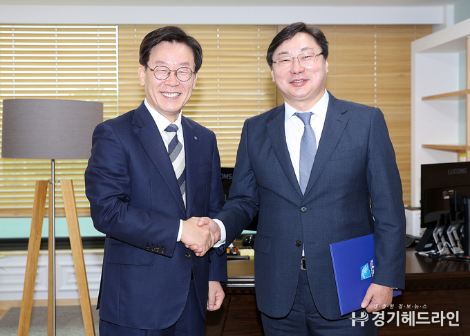 이재명 경기도지사, 이화영 더불어민주당 경기 용인시갑 예비후보
