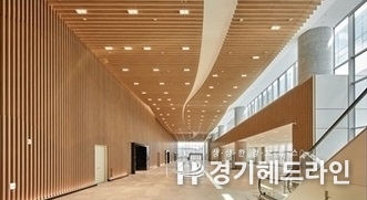 수원컨벤션센터 내부 시설 컨벤션홀 로비 모습 (사진=수원시)