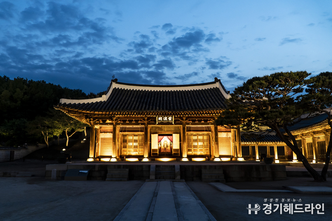 화성행궁 야간 전경