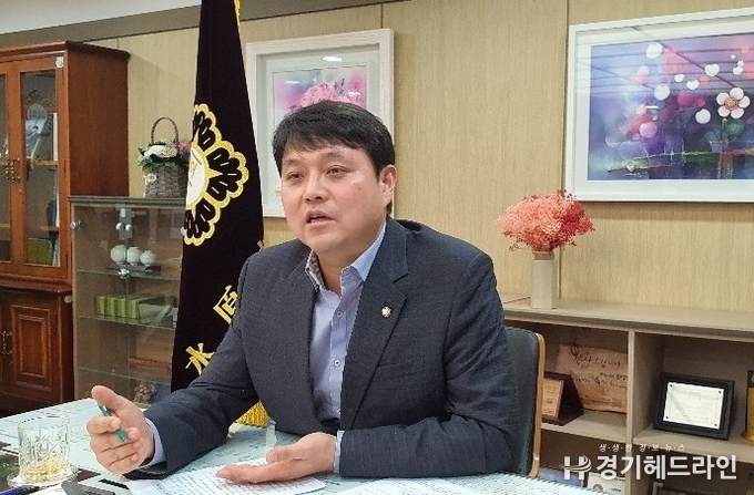 조석환 수원시의회 의장