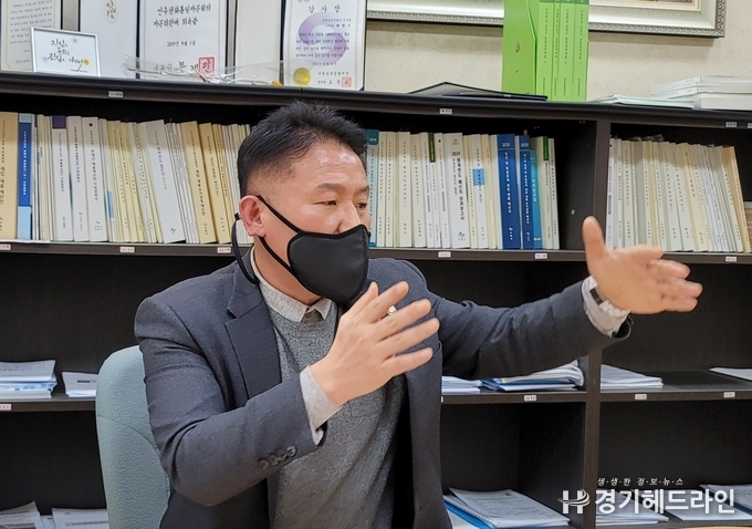 수원시의회 예산결산특별위원회 채명기 위원장