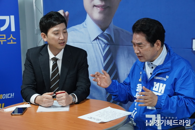백군기 더불어민주당 용인특례시장 후보가 6일 MBN 6.1 지방선거 네트워크 특별대담을 통해 언론소통에 나서고 있다.
