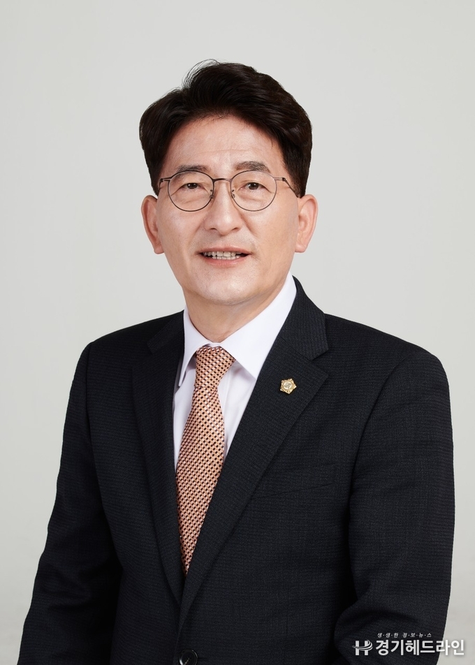 수원특례시의회 김기정 의장