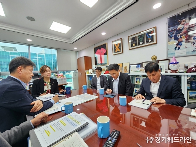 27일 국회에서 국토부, LH, 광명시와 함께 광명시흥신도시 광역교통대책 현안에 대한 간담회를 가졌다.