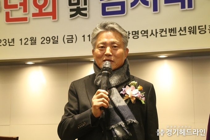 광명시 기자협회 김영석 회장이 인사말을 하고 있다.(사진=문수철 기자)
