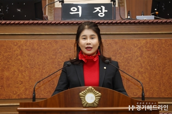 김현채 의원이 2일 의정부시의회 본회의장에서 열린 제333회 임시회 제1차 본회의 5분 자유발언을 하고 있다.