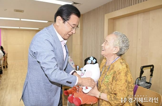 말벗 되어준 AI 건강 로봇 ‘하남이’, 독거노인 삶의 질 향상 기여