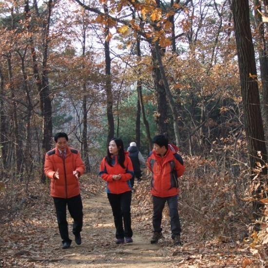 염상훈 의원이 수원시의회에 대해 설명하고 있다.
