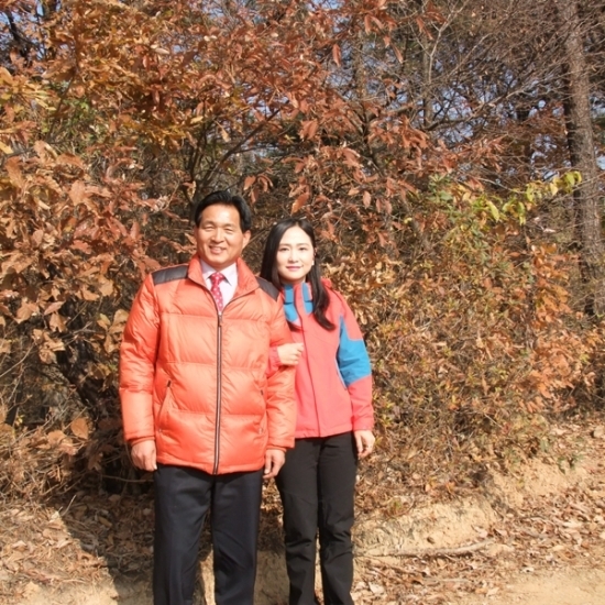 동행 한 시간만에 친숙해진 두사람이 부녀사이처럼 보일정도로 가까워졌다.