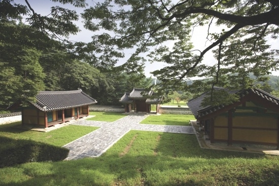 자운서원 전경