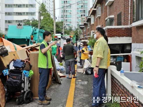수원특례시 권선구, 침수 폐기물 처리작업 총력