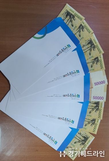 한빛중앙교회 중고등부 학생, 광주시 초월읍에 플리마켓 수익금 기부