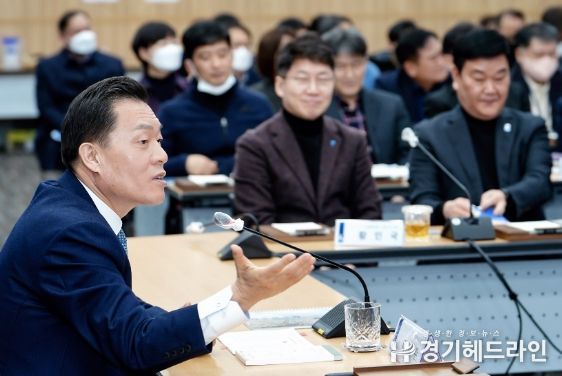 이재준 수원특례시장이 착수보고회에서 발언하고 있다.