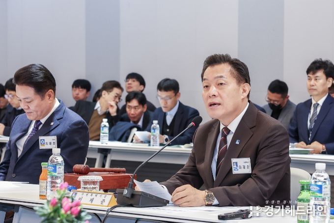 지난 3월 과밀억제권역 자치단체 공동대응협의회 2024년도 제1회 정기회의에서 대표회장인 이재준 수원특례시장이 발언하고 있다.