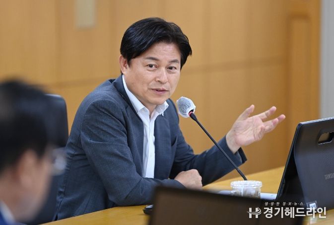 조용익 부천시장이 1일, 민선8기 2주년 첫 일정으로 공약사업 추진사항 보고회에 참석해 공약사업을 점검했다.
