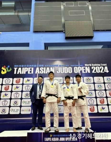 단체사진 왼쪽부터(채성훈 감독, 한경진, 김종훈, 이상준)