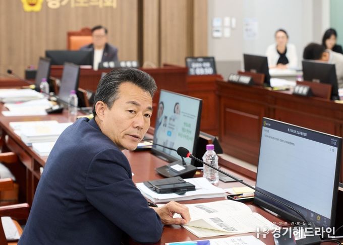 경기도의회 건설교통위원회 김성수 의원(더불어민주당, 안양1)