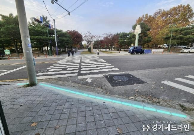 수원특례시 장안구, 만석공원 인근 횡단보도 2개소에 바닥형 보행신호등 설치완료