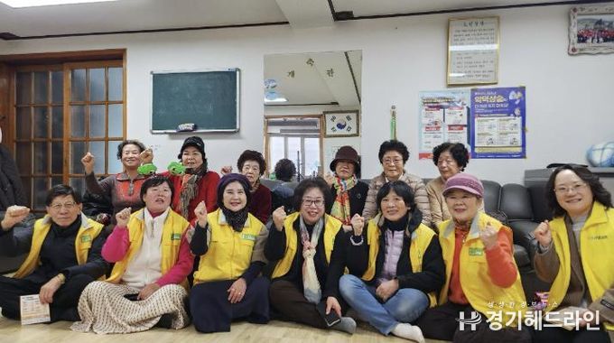 수원특례시 장안구 율천동 지역사회보장협의체, 경로당 방문해 ‘수원새빛돌봄’ 홍보