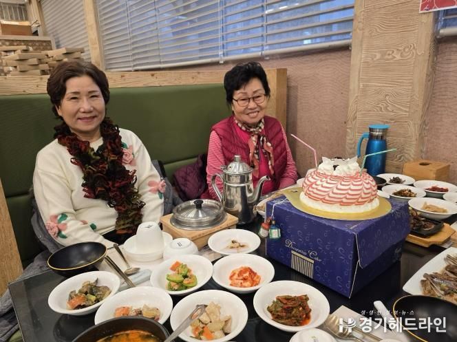 수원특례시 팔달구 화서1동, 2025년 새해 생신 맞이 어르신 사랑의 생신상 대접