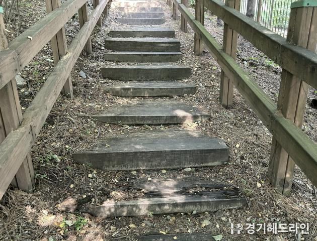 숙지공원 내 정비 대상인 산책로의 모습