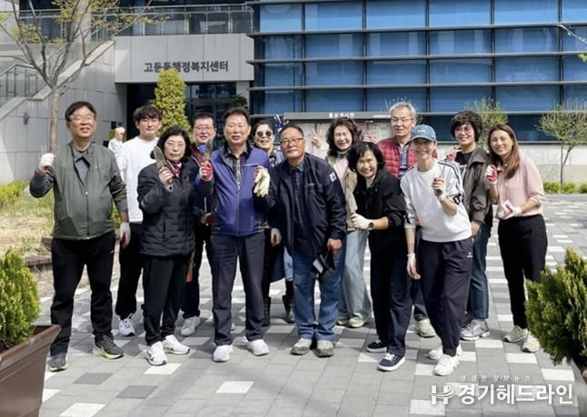 수원특례시 팔달구 고등동 주민자치회,봄맞이 향기로운 꽃길 가꾸기 실시