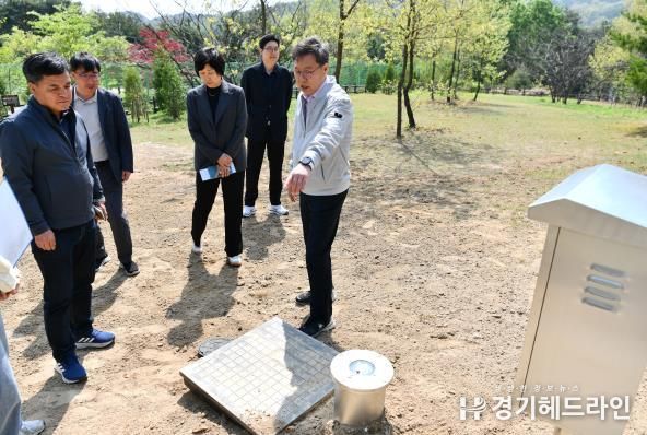 수원특례시 영통구, 열림공원 맨발길 세족장 설치 공사 현장 점검