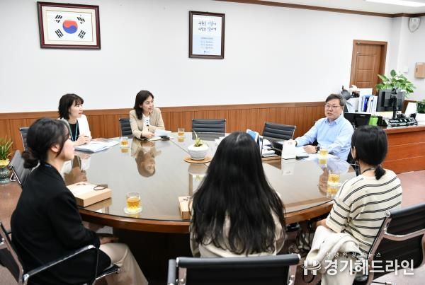 수원특례시 영통구, 가정의 달 맞아, 출산 앞둔 직원들 격려