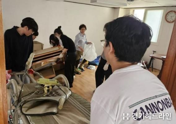 수원특례시 장안구 율천동, 대학생 동아리와 경로당 환경개선