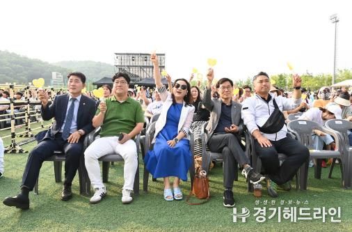 행사 참석 사진