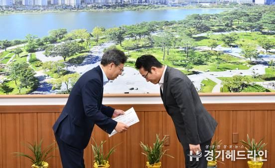 수원특례시 영통구, 제19회 영통청명단오제 앞두고 초헌관 망기 전달식 진행