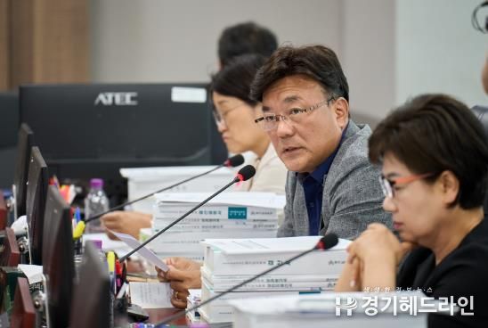 경기도의회 최만식 의원, 교육감 취임 후 5번째 조직개편... 명칭 변경에만 수억 원