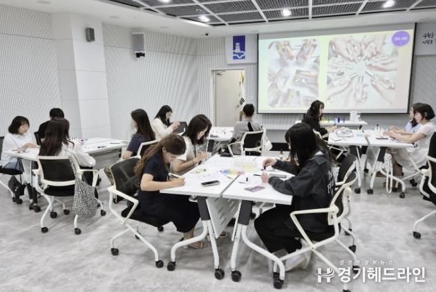수원특례시 권선구, 컬러테라피 교육으로 공직자 마음 돌봄의 시간 마련