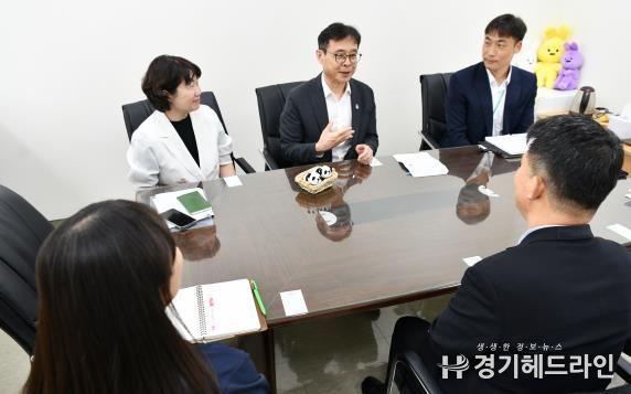 장수석 수원영통구청장, 관내 사회복지기관 방문하여 소통 행정 이어가