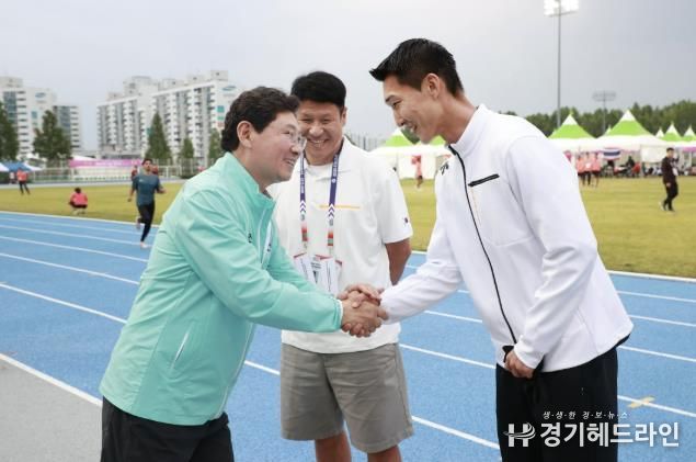 이상일 용인특례시장, 우상혁 선수 세계육상선수권 은메달 획득 축하 전화