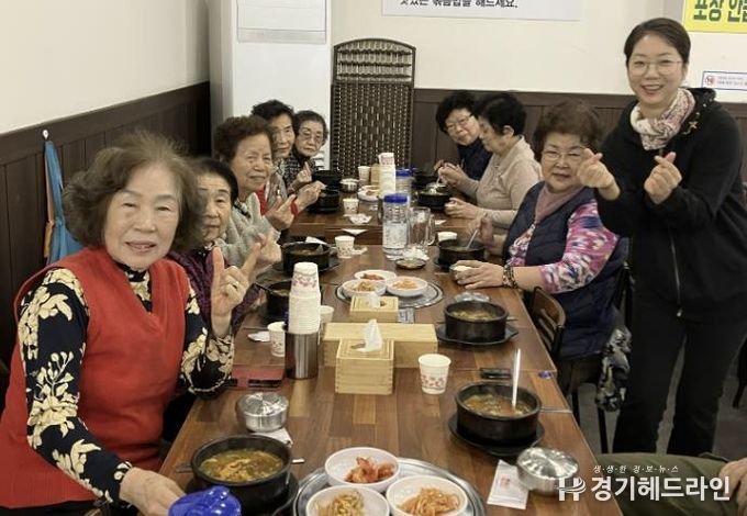 수원시 영통구 매탄2동 '한가네 대박고깃집' 경로당 어르신들께 따뜻한 점심 대접