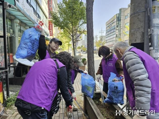 수원시 권선구 서둔동 주민자치회 , ‘ 다 함께 만들어요! 깨끗한 우리 동네’ 환경정화 활동 펼쳐