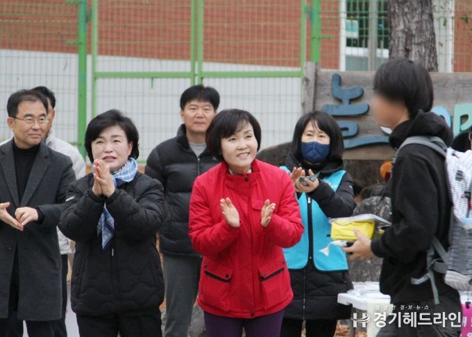 연천군의회, 수능 수험생 격려…“그동안의 노력, 값진 결실로 이어지길”