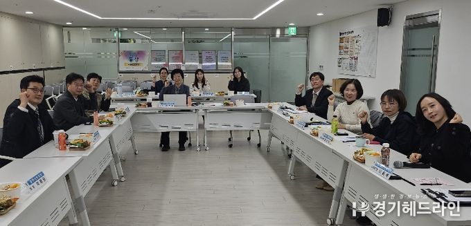 지난 19일 광명시정신건강복지센터에서 '제3차 정신건강 위기대응 지역협의체 간담회'가 진행되고 있다.