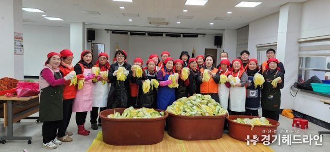 북내면 한마음봉사회의 겨울나기 ‘사랑의 김장 나눔’