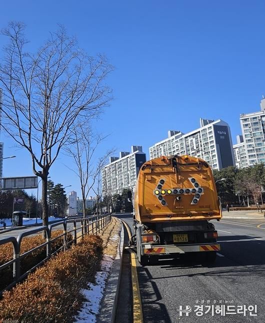 파주시, 생활권 중심 도로청소 강화로 미세먼지 저감 총력