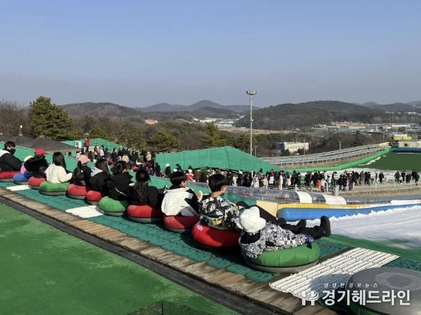김포늘바라봄공유학교 겨울방학 ‘눈꽃썰매’ 가족체험 프로그램 운영 모습