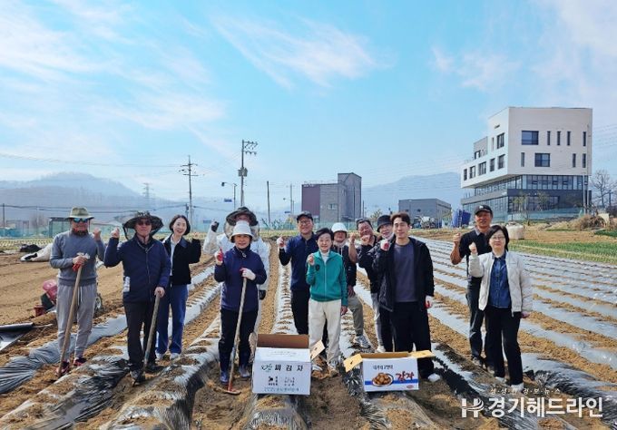 관고동 자유총연맹, 감자 식재로 따뜻한 나눔 준비