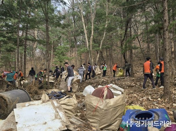 동두천시 불현동 민·관·군의 따뜻한 손길, 홀로 떠난 이웃의 흔적을 정리하다