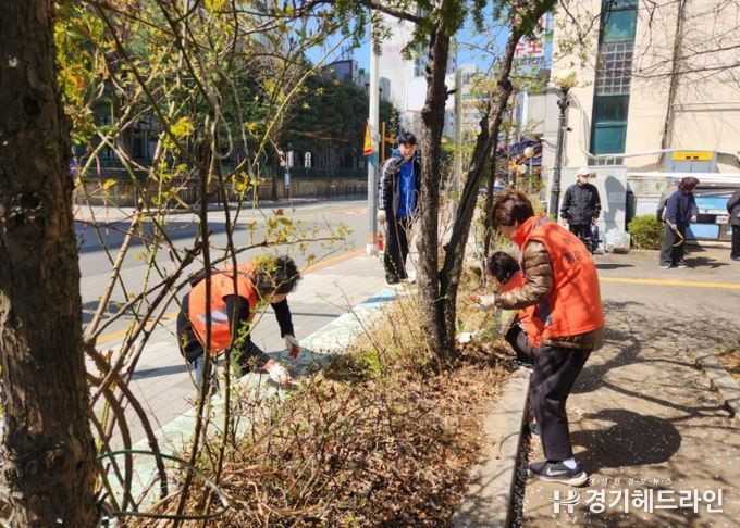 고양시 화정2동, 행정복지센터 앞 화단 정비 실시
