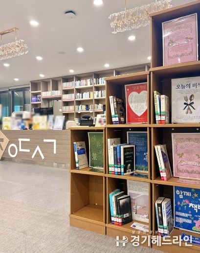 ‘오늘의 책방지기(반려책)’ 1기 전시 운영